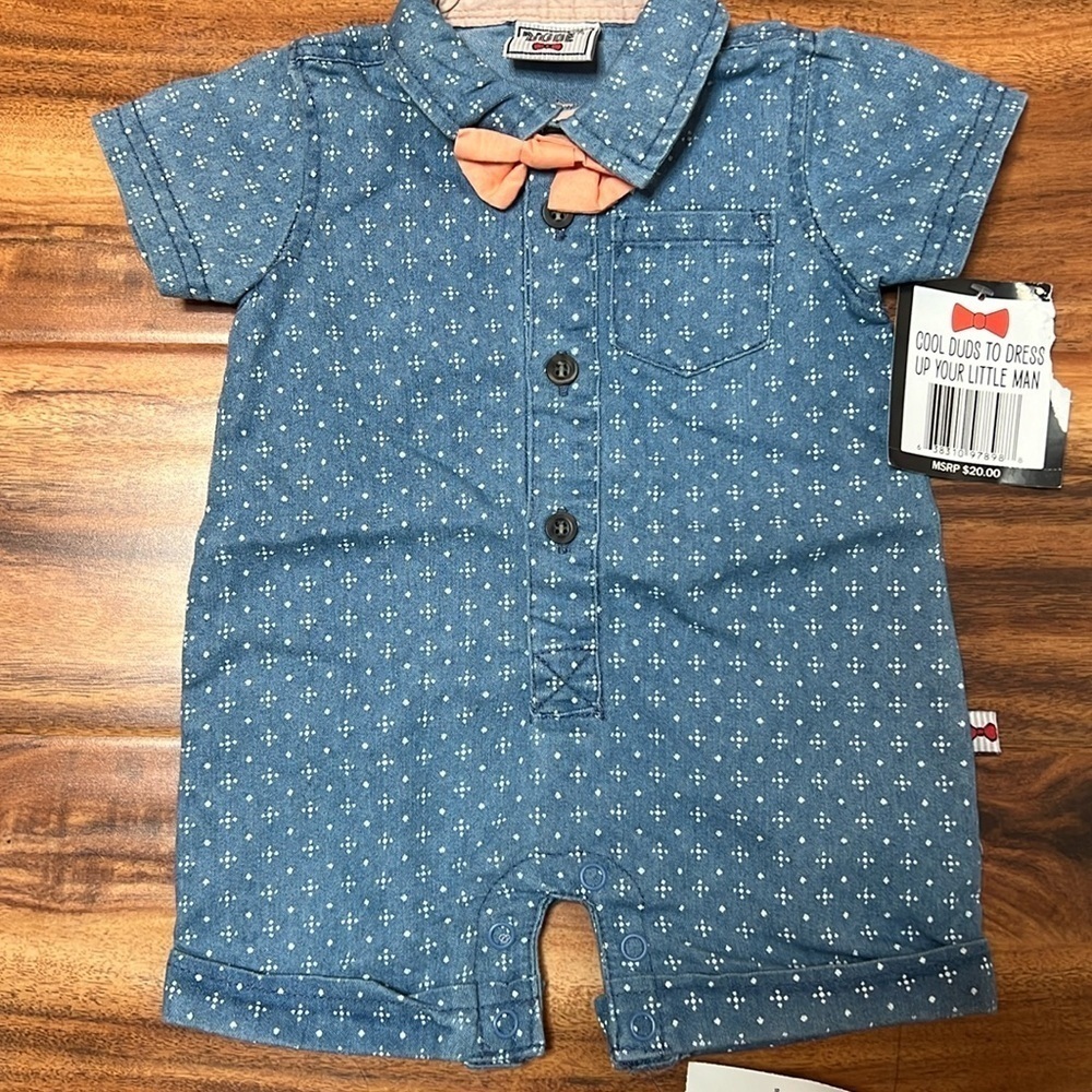 NWT - Baby Boys 0-3 Bow Tie Patterned Romper - Medium Wash
